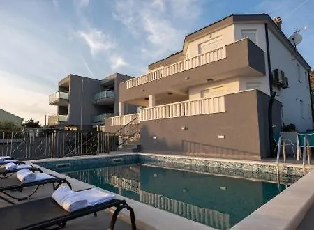 Villa Villa Seget Large Villa All For You *