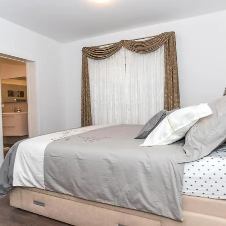 Villa Villa Seget Large Villa All For You Seget Vranjica
